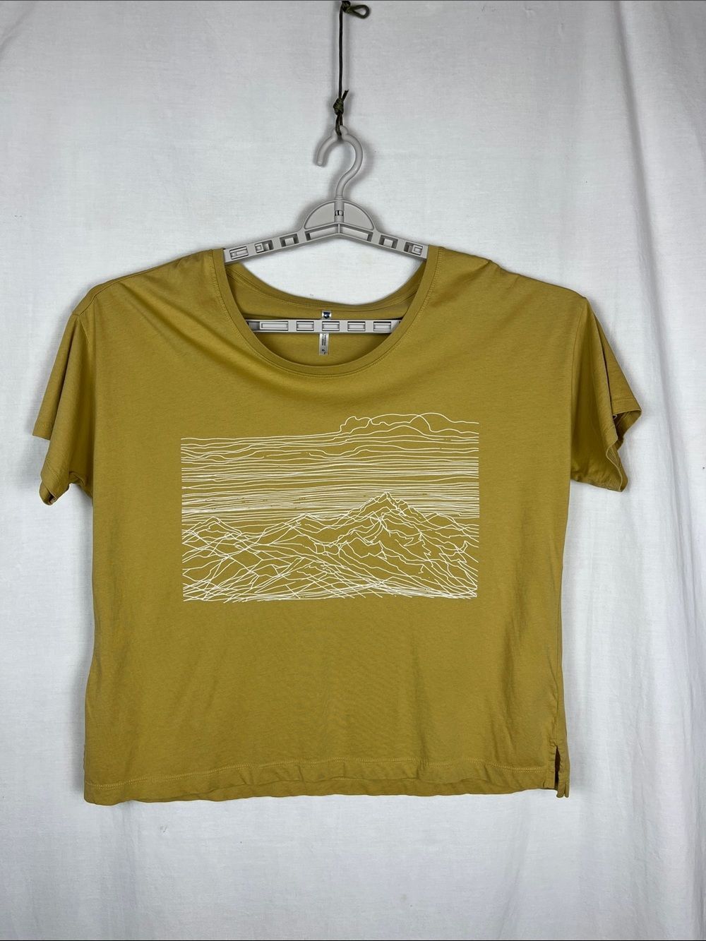 Kuhl Mustard Yellow Mountain Scene Slightly Cropped Women's Organic Cotton Shirt